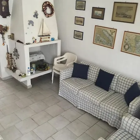 50 Steps From The Sea * Nea Plagia